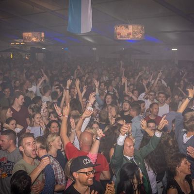 Samstag Abend - Sunshine live feiert die 90er