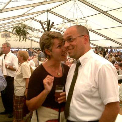 Schützen im Zelt (Jägerfest)