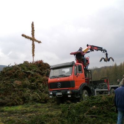 Osterfeuer aufbauen